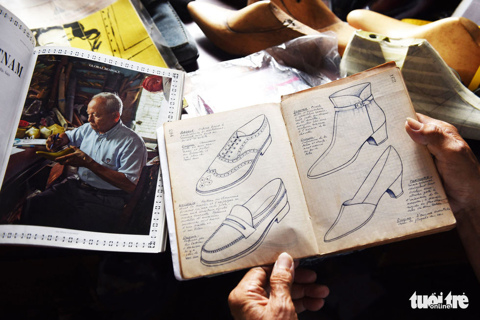 It takes around ten steps to complete a handmade pair of shoes. Photo: Duyen Phan / Tuoi Tre