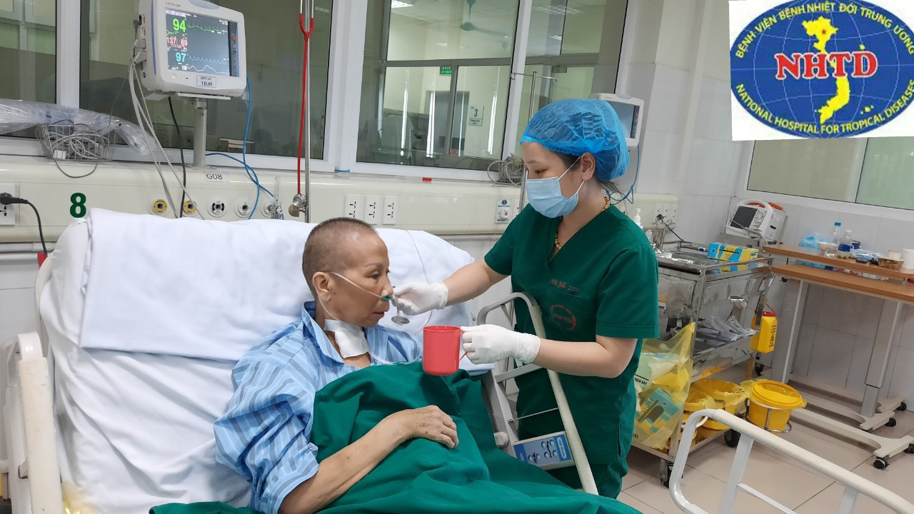 Hanoi woman beats COVID-19 after 2.5-month treatment