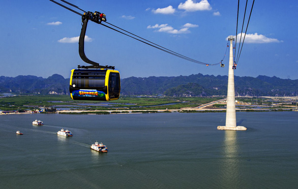 Vietnam’s Hai Phong unveils record-breaking cable car link