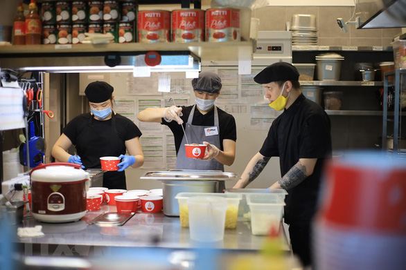 Vietnamese pho brand in Russia offers free lunches to medical staff