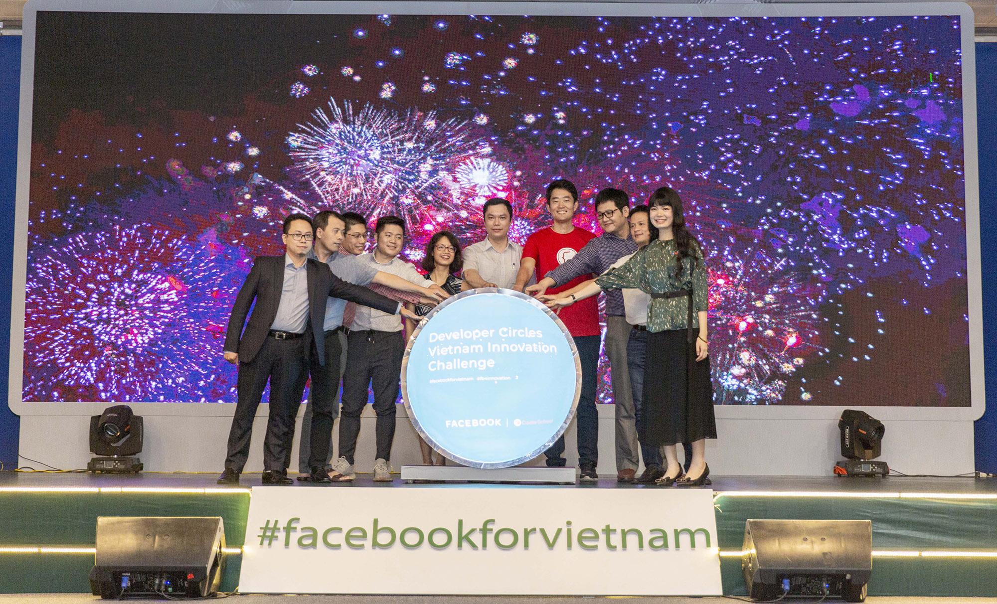 Facebook extends ‘Developer Circles Vietnam Innovation Challenge’ to Hanoi, continues to train 300 more students