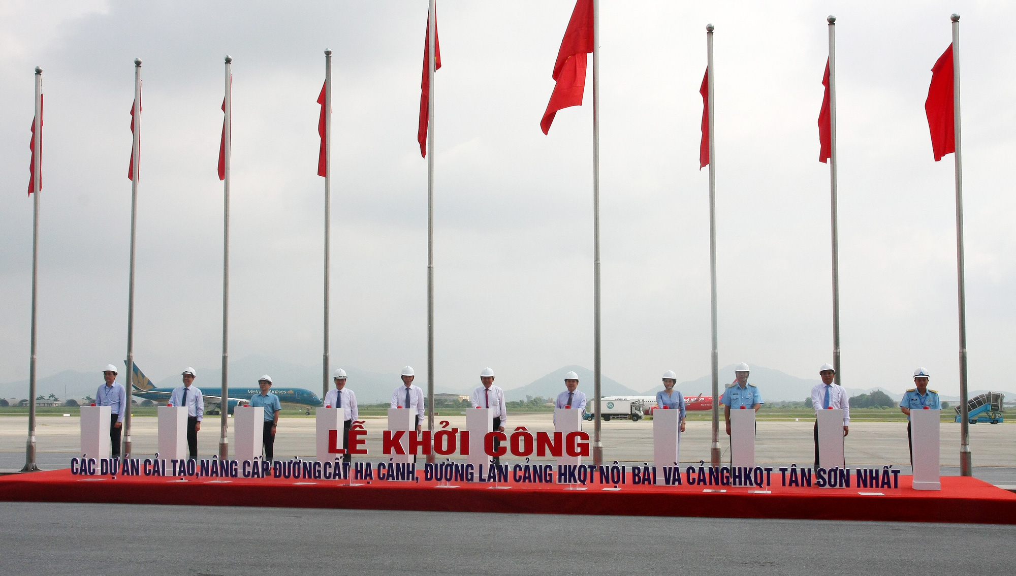 Runway upgrade begins at Hanoi, Ho Chi Minh City airports