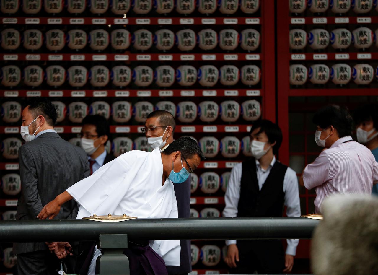 Health experts put Tokyo on highest coronavirus alert