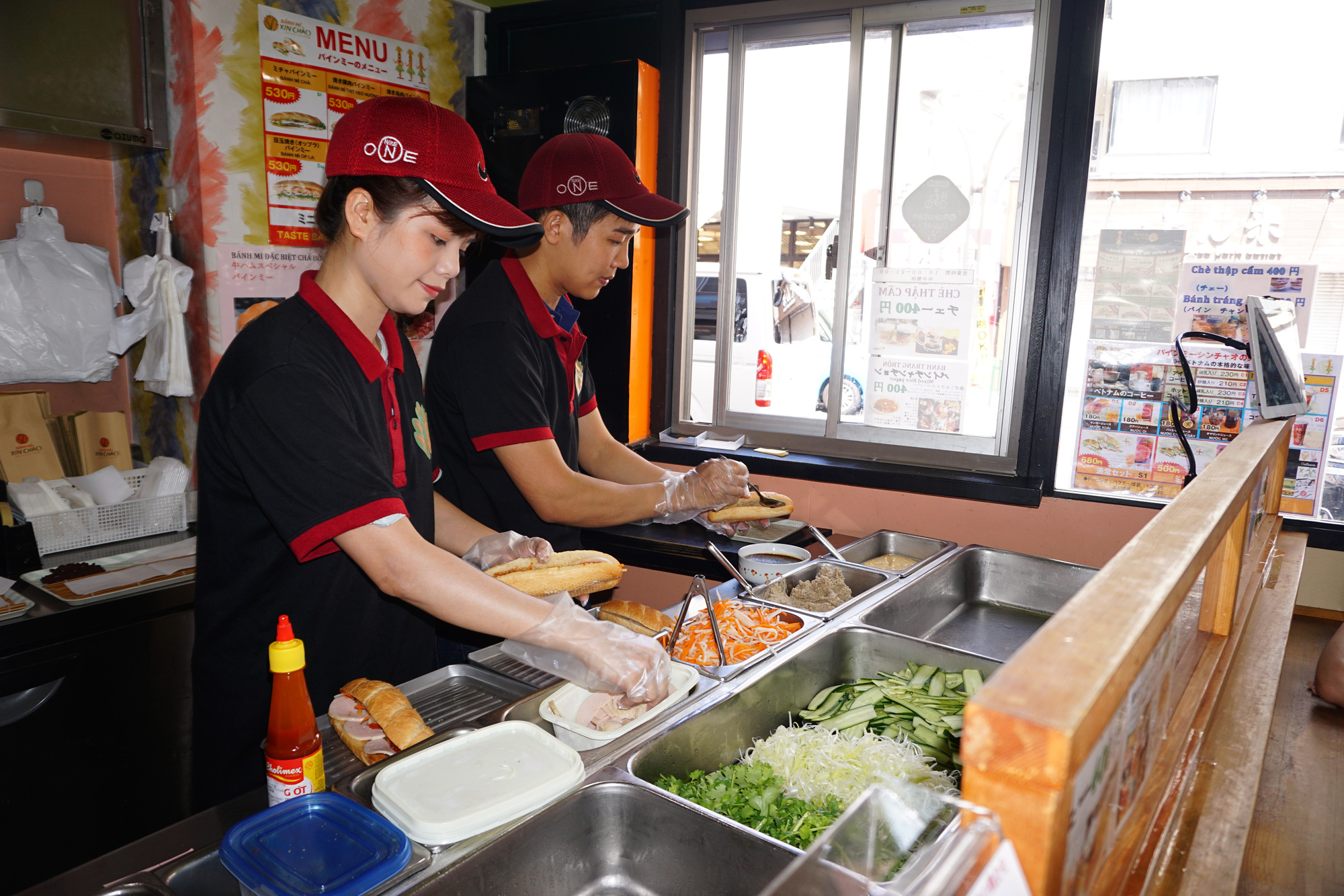 Vietnamese brothers’ 'banh mi' stores a crowd-pleaser in Japan