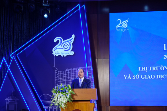 PM urges Vietnamese stock market to strive for 'emerging' status