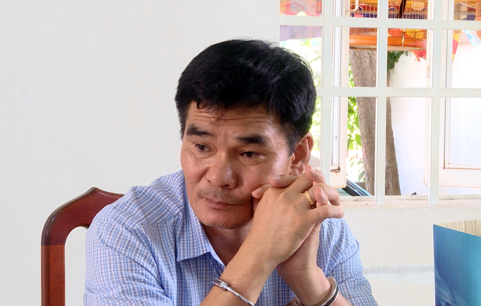 Police nab bogus reporter in southern Vietnam for blackmail