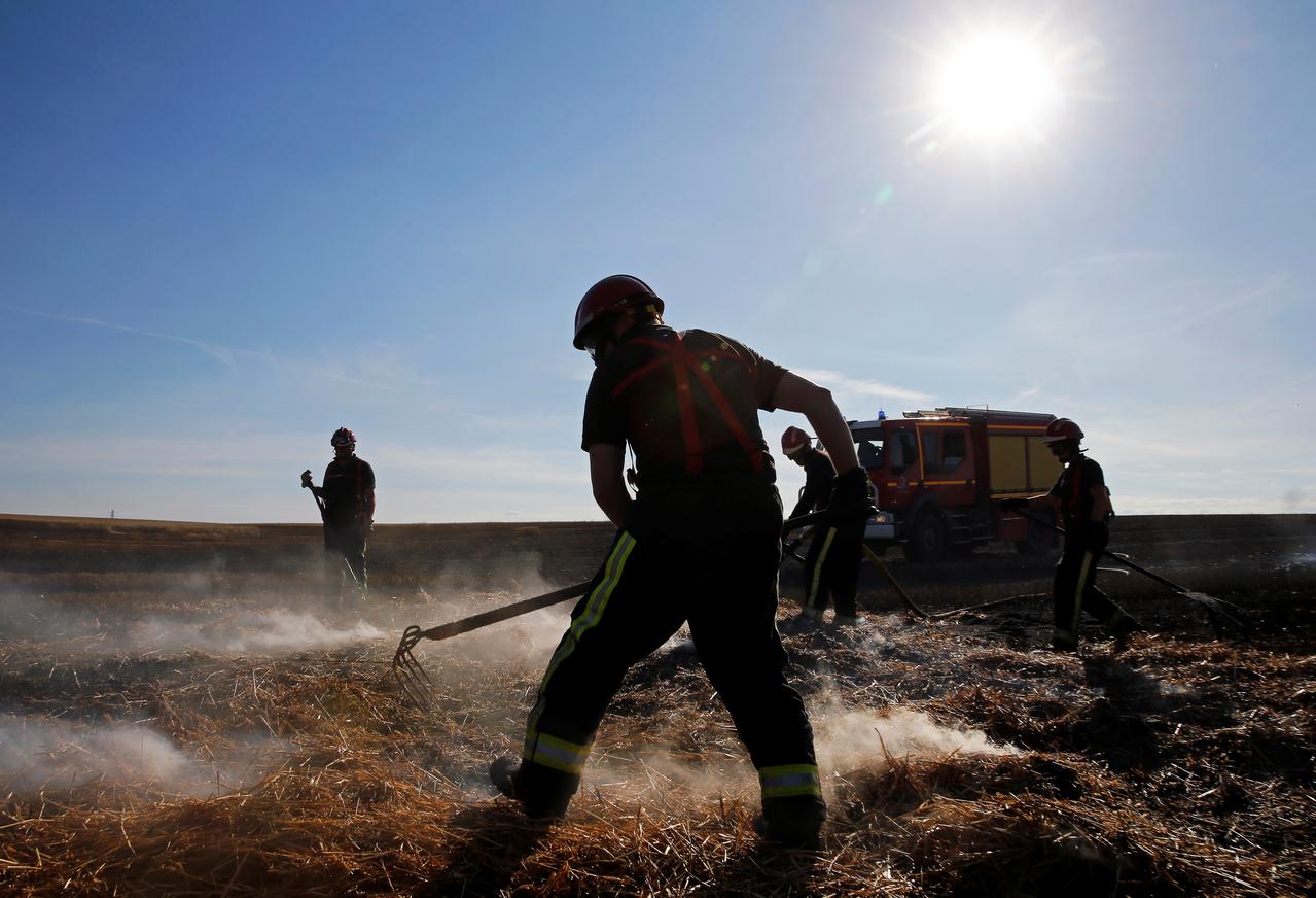 Drier than the Sahara: heatwave fans fire risk for French farmers