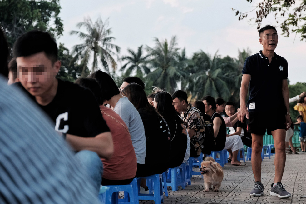 Hanoi’s walking zone suspension backfires as crowds find alternative