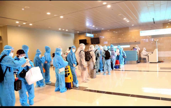 Children, pregnant women aboard Vietnam’s flight to take citizens back from Macau