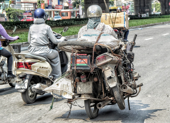 Hanoi proposes financial support for residents to trash old motorbikes
