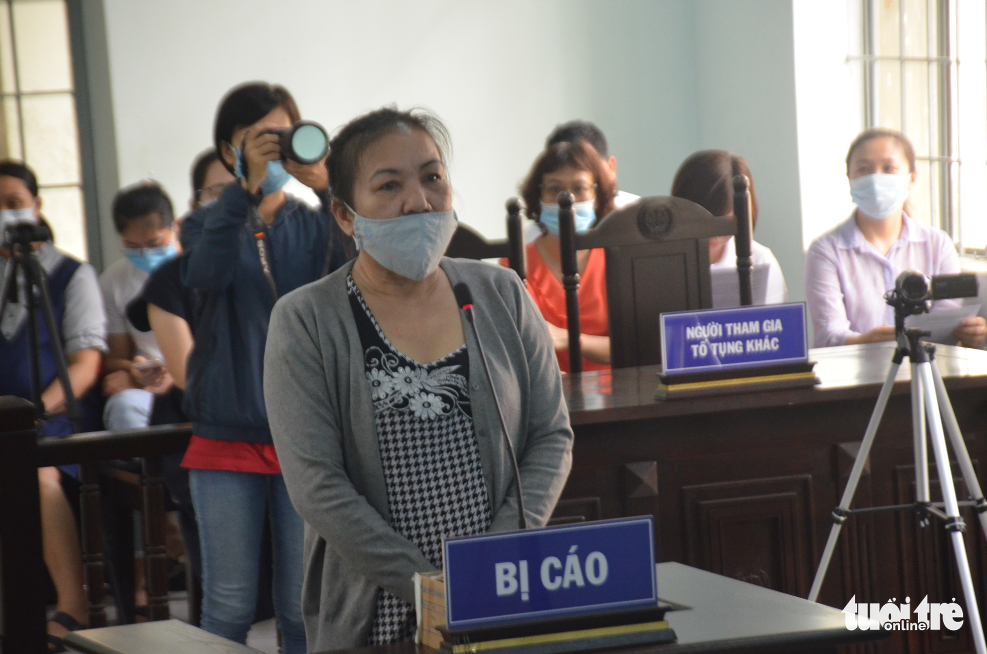 Duong Thi Sen stands her trial at the People’s Court in Thu Duc District, Ho Chi Minh City, September 12, 2020. Photo: Minh Hoa / Tuoi Tre