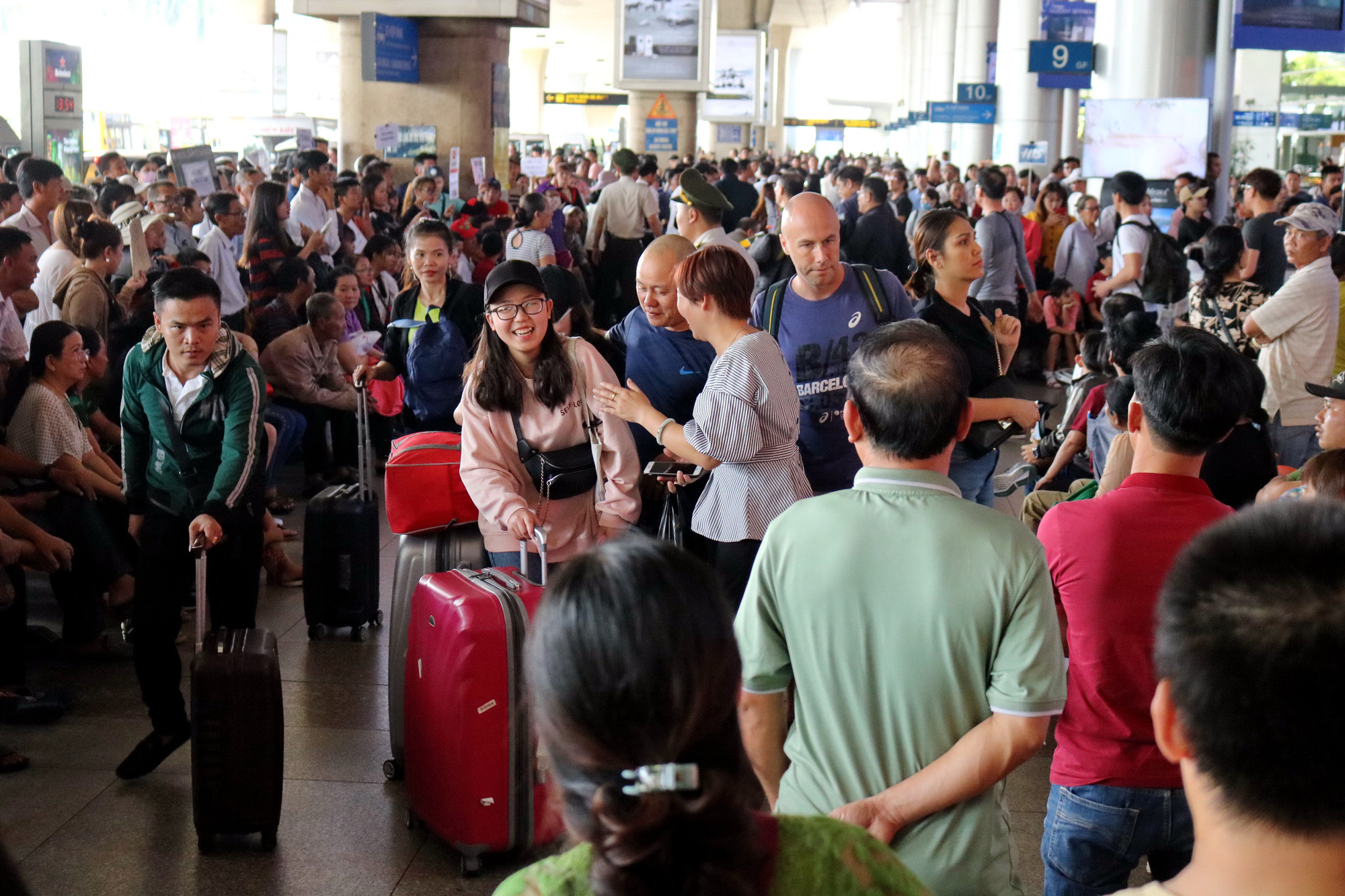 Vietnam’s transport ministry postpones plan to reopen int’l air routes