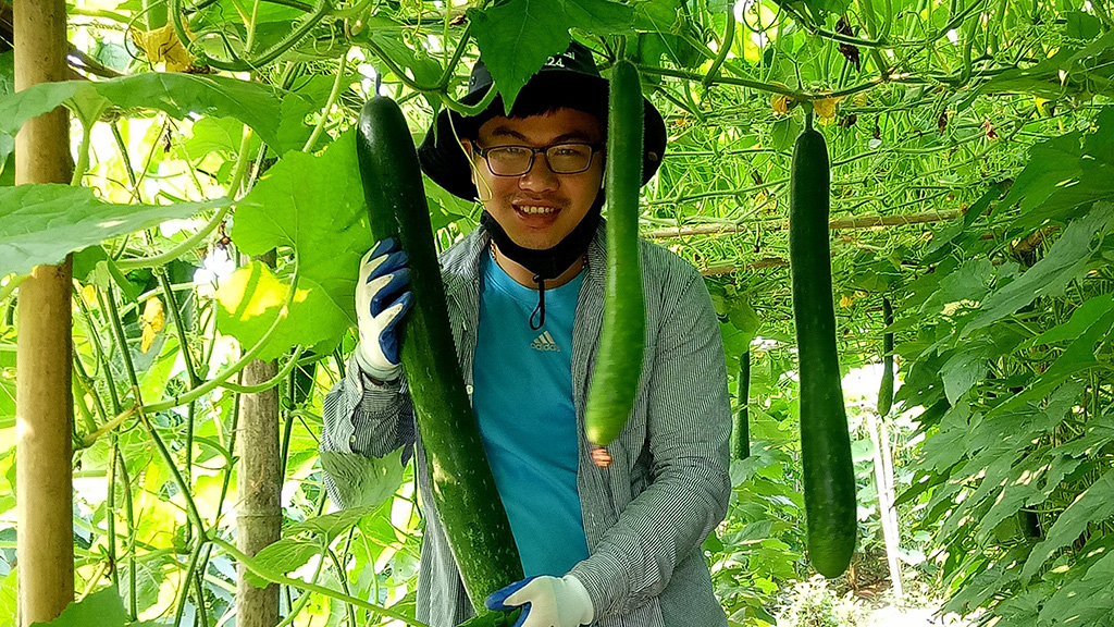 Man plants seeds of hope in Vietnamese community with clean farming