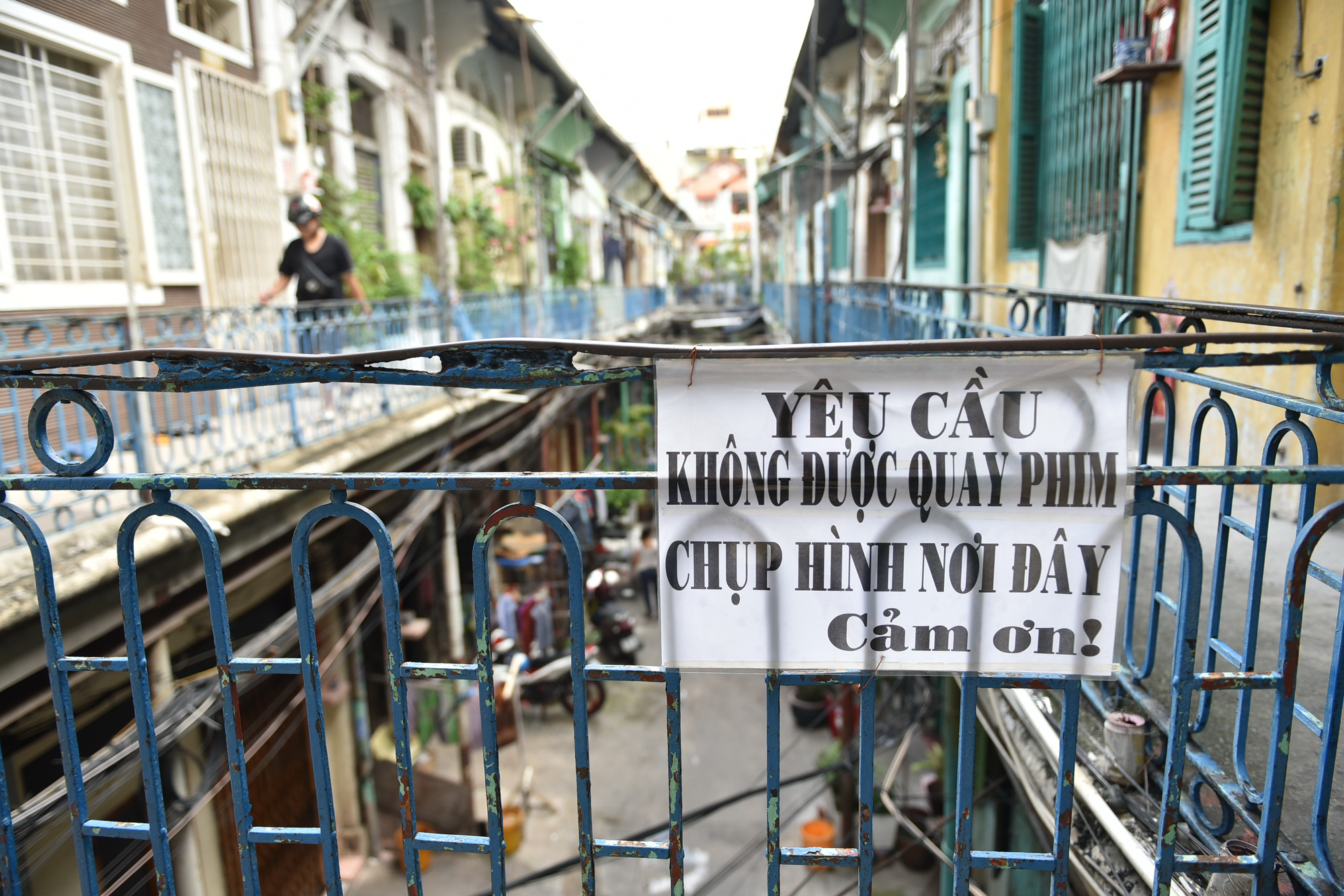 Enough is enough: Saigon’s century-old alley says no to picture-snapping tourists