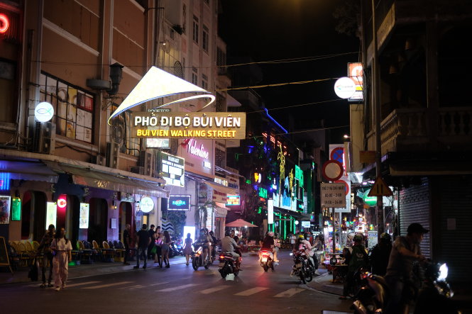 Bui Vien Pedestrian Street, part of the ‘backpacker area’ in downtown Ho Chi Minh City is void of visitors as many foreigners have returned to their home country. Photo: Vu Thuy / Tuoi Tre