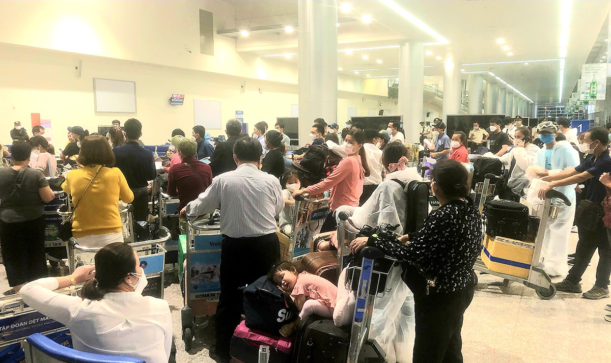 Quarantine issues hinder Vietnam from operating regular inbound flights