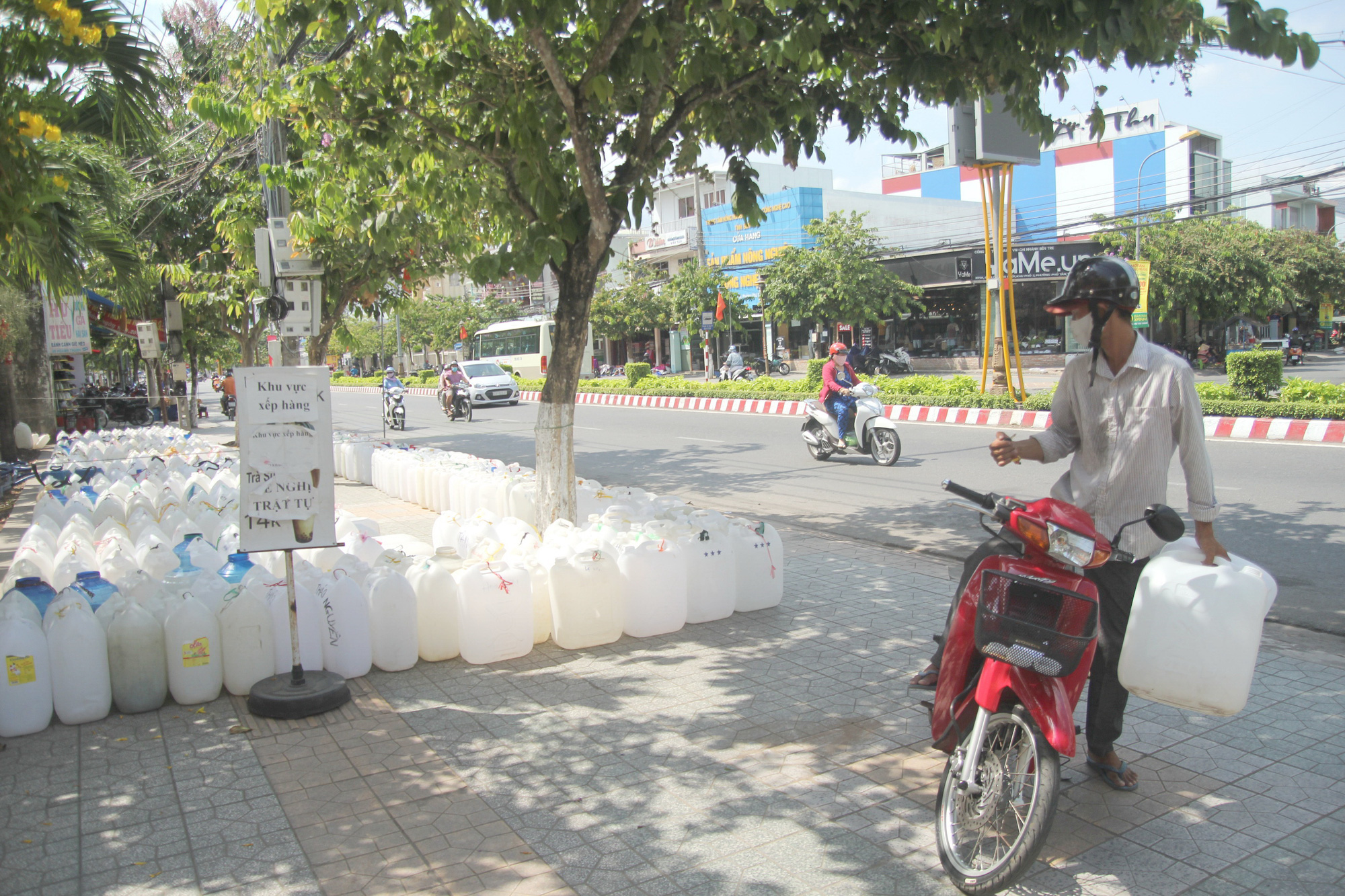 Vietnamese provinces plan on building raw water plant to cope with saltwater intrusion