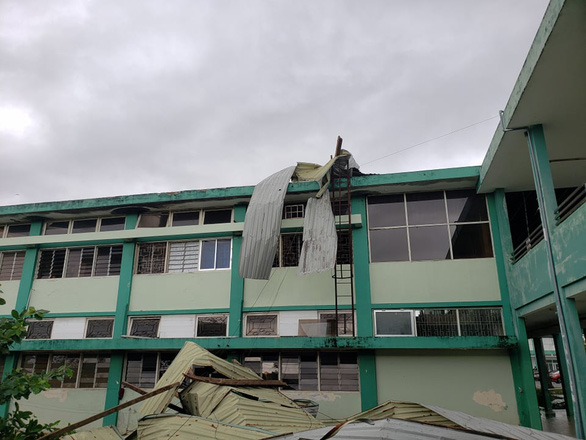 Roofs are blown off at the Quang Nam General Hospital in Quang Nam Province, October 28, 2020. Photo: D.T. / Tuoi Tre