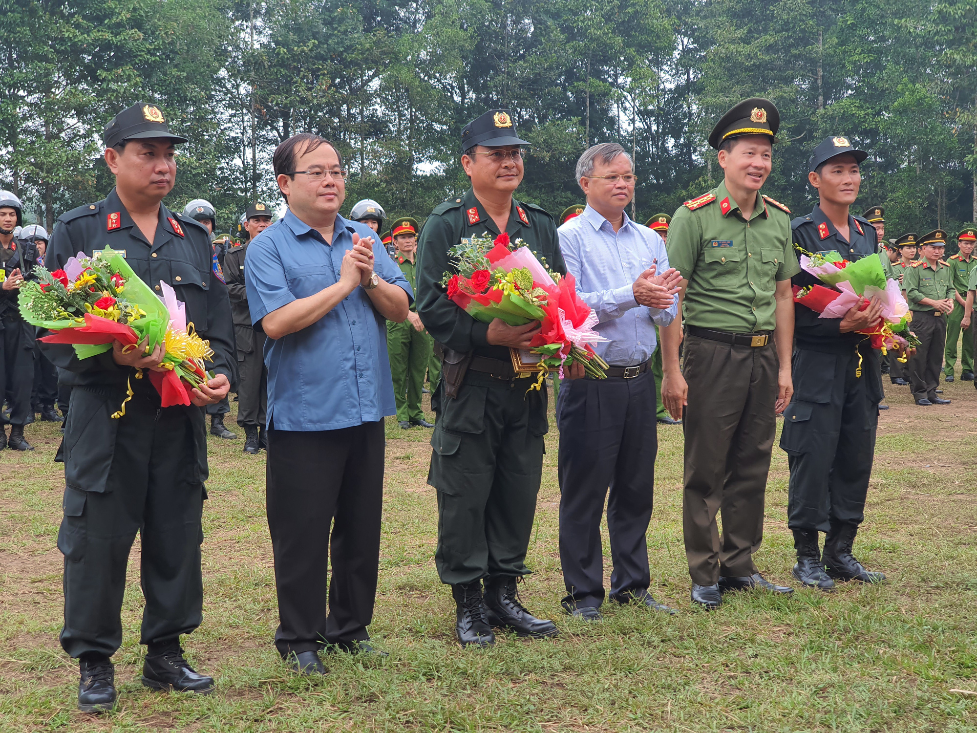 A ceremony is organized to launch a police unit tasked with ensuring security at the site of the Long Thanh mega airport project in Dong Nai Province, Vietnam, November 2, 2020. Photo: H.Mi / Tuoi Tre