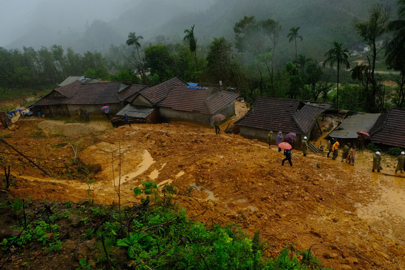 Midnight landslide strikes central Vietnam village