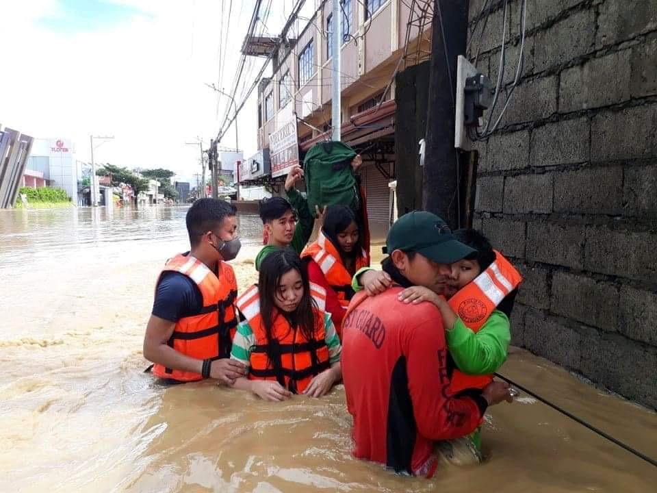 Vietnam braces for Typhoon Vamco, 53 dead in Philippines