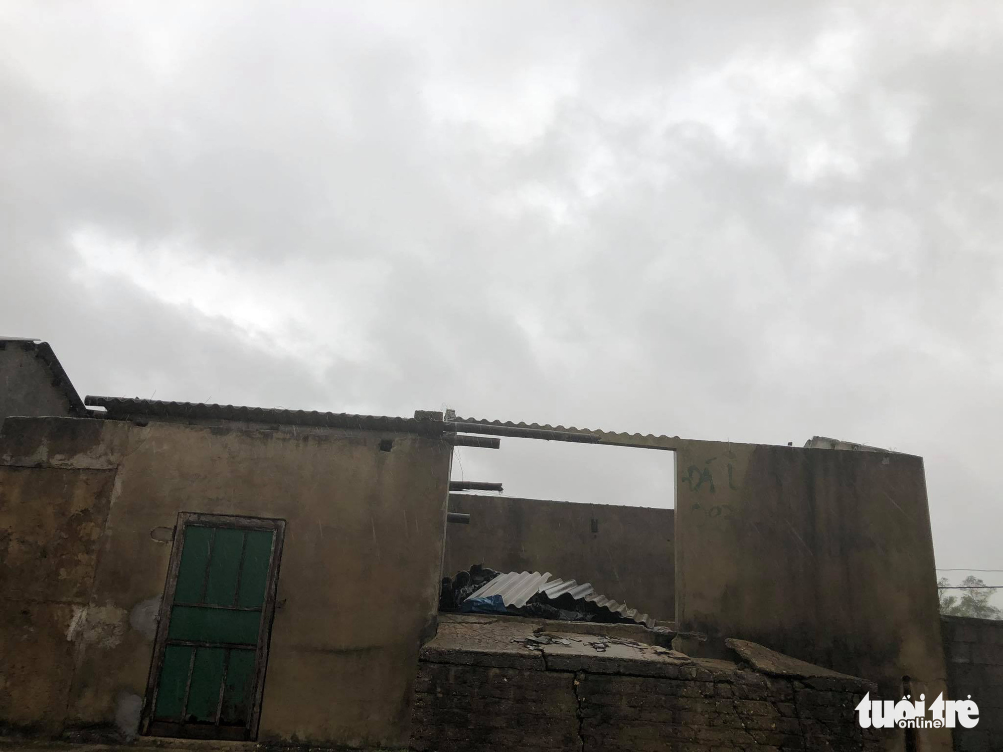 A house has its roof blown off in Quang Tri Province, Vietnam, November 15, 2020. Photo: Doan Cuong / Tuoi Tre