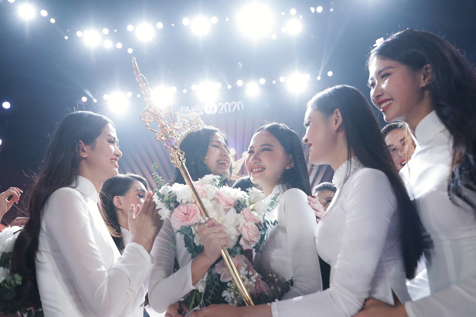Beauty from north-central province crowned Miss Vietnam 2020