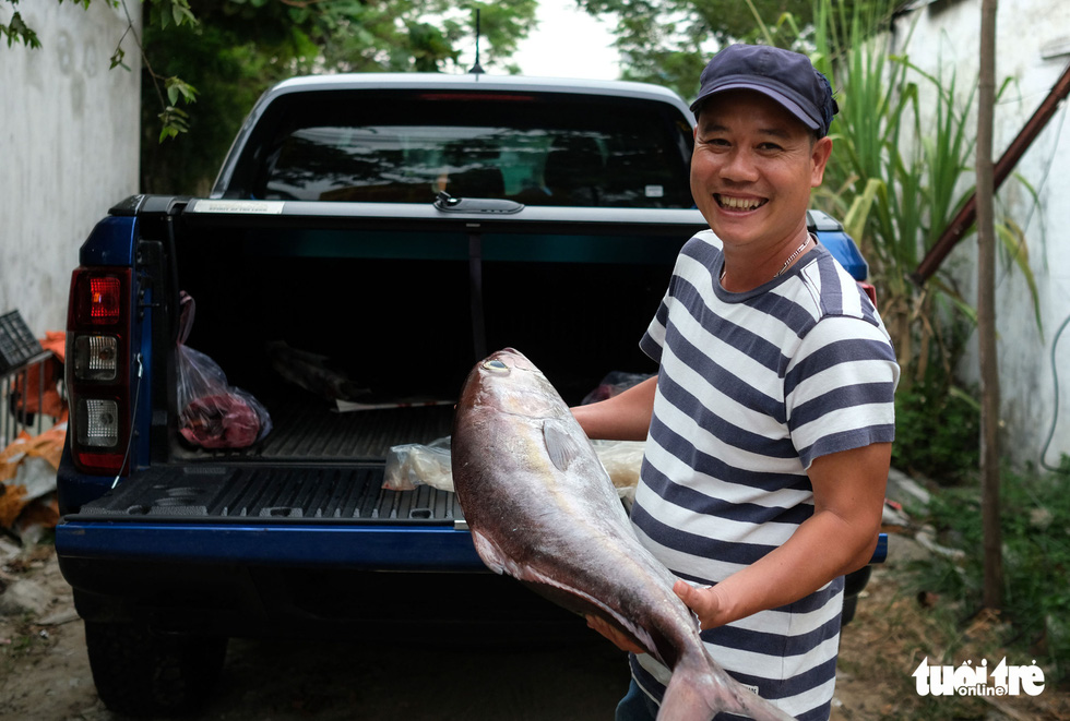 A fish caught from An Bang Beach of Hoi An City is seen in this photo. Photo: Gia Thinh / Tuoi Tre