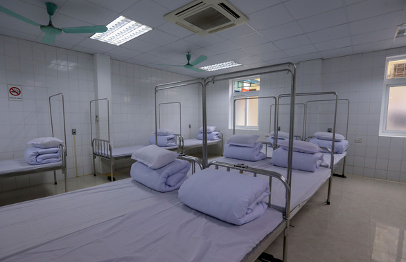 Furniture inside a room where volunteers injected with Nanocovax, the first made-in-Vietnam COVID-19 vaccine, are monitored in Hanoi, December 17, 2020. Photo: Viet Dung / Tuoi Tre