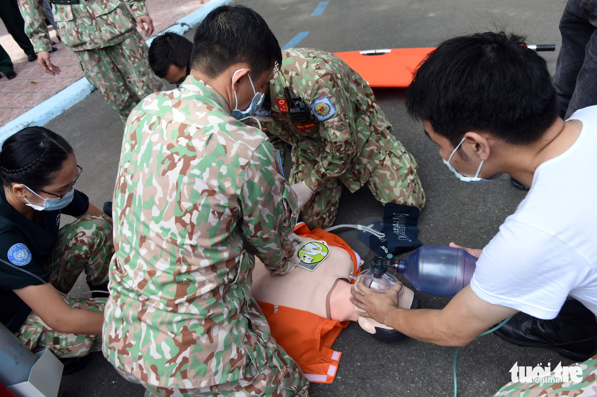 Staff members of Level-2 Field Hospital No.3 participate in a training session in Ho Chi Minh City, December 23, 2020. Photo: Duyen Phan / Tuoi Tre