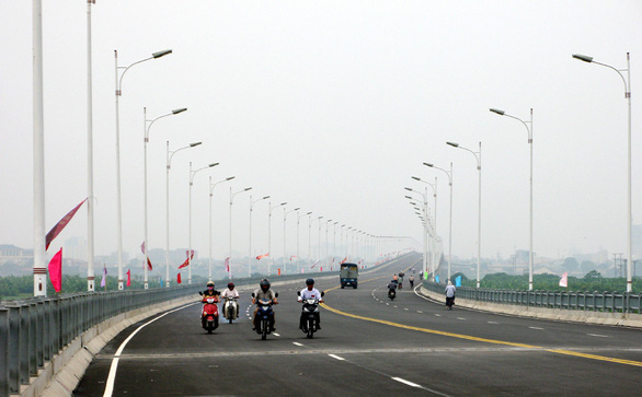 Hanoi conceives plan to build 10 more bridges over Red River
