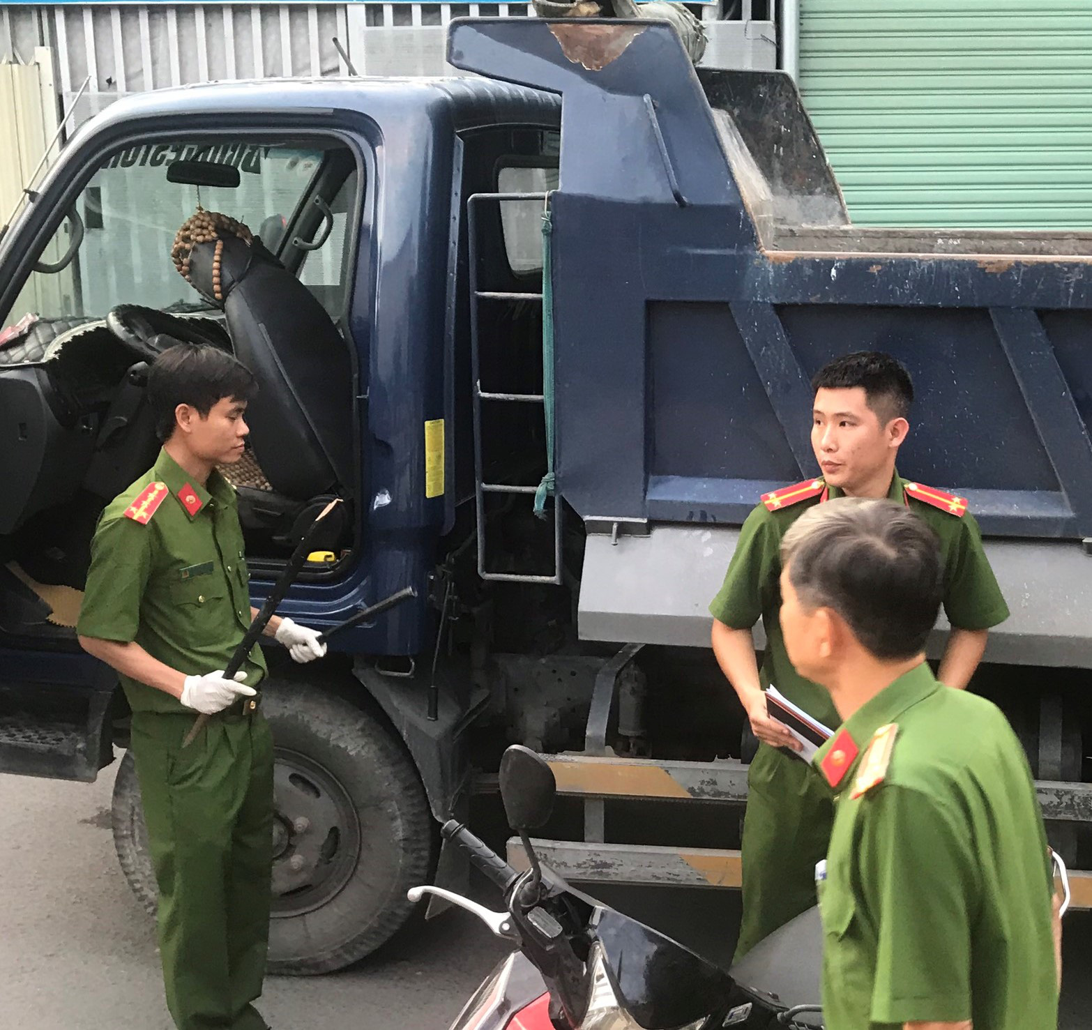 Cut-off Vietnamese trucker arrested for beating motorcyclist to death