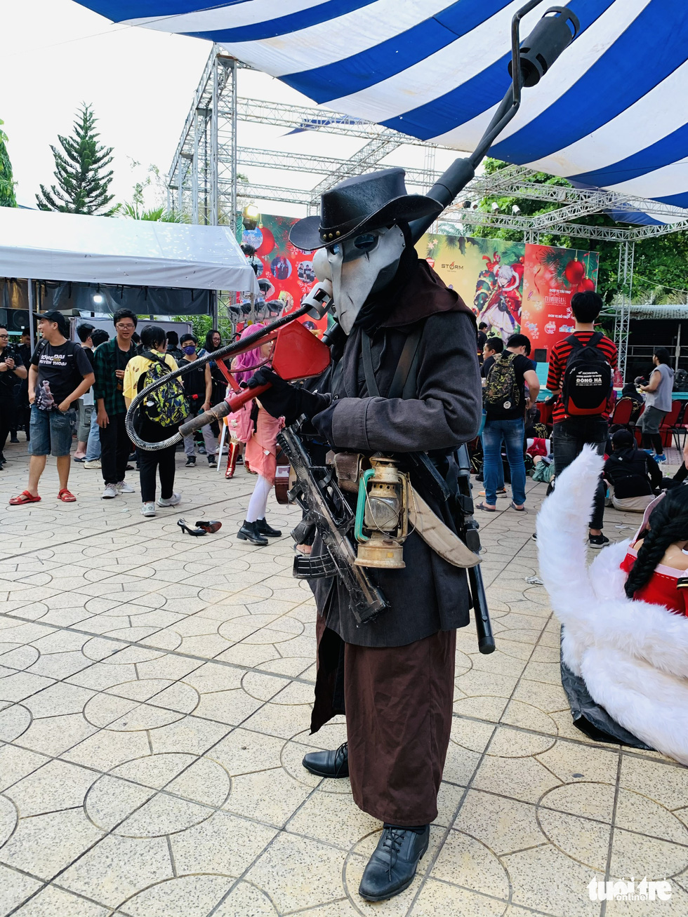 A participant dons a cosplay costume at the cosplay contest Super Hero The Champion Season 1 in District 5, Ho Chi Minh City, December 27, 2020. Photo: Phuong Nam / Tuoi Tre