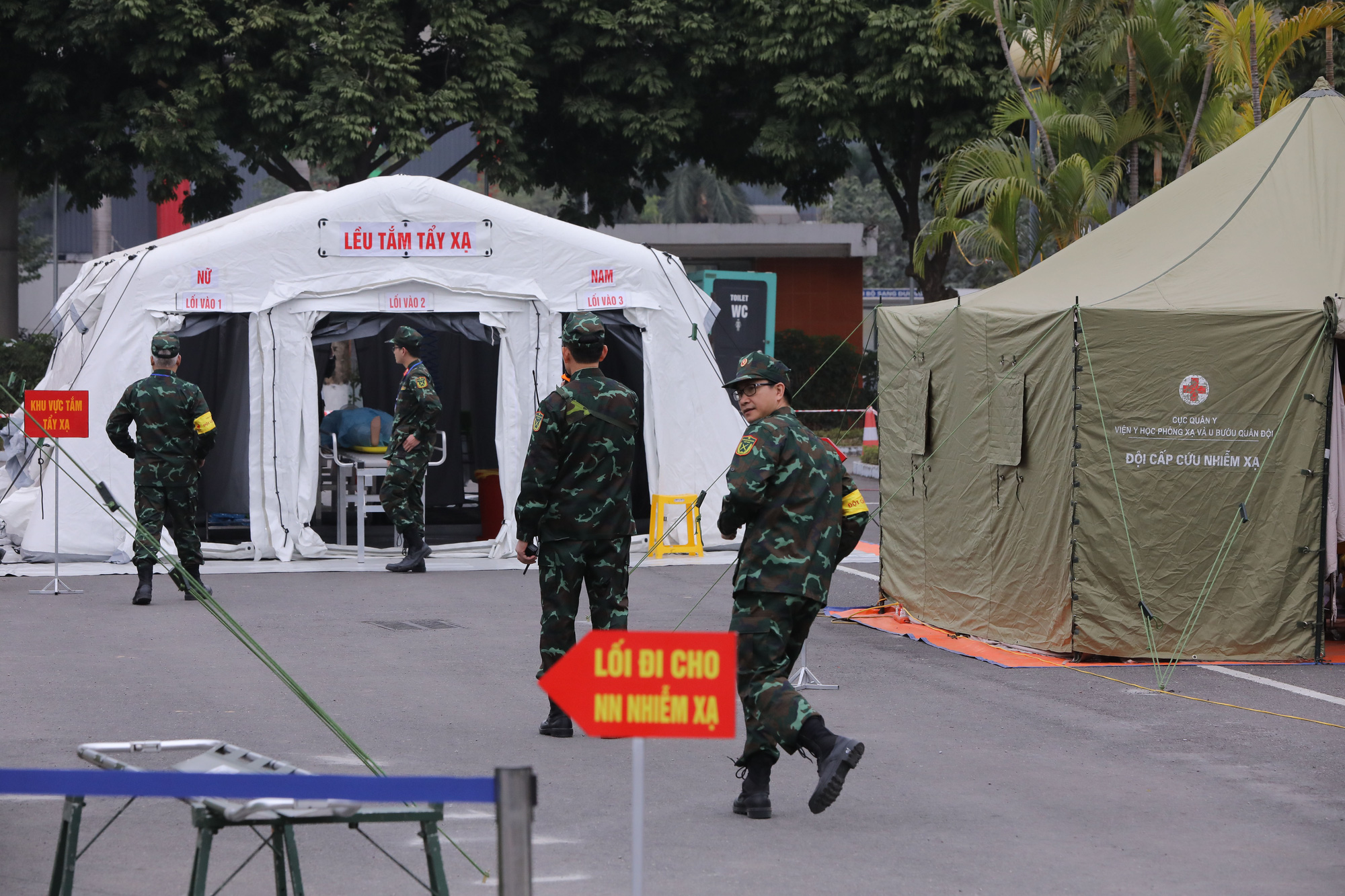 An area for radioactive contamination treatment is set up during an exercise to prepare for the National Party Congress in Hanoi, January 10, 2021. Photo: Viet Dung / Tuoi Tre