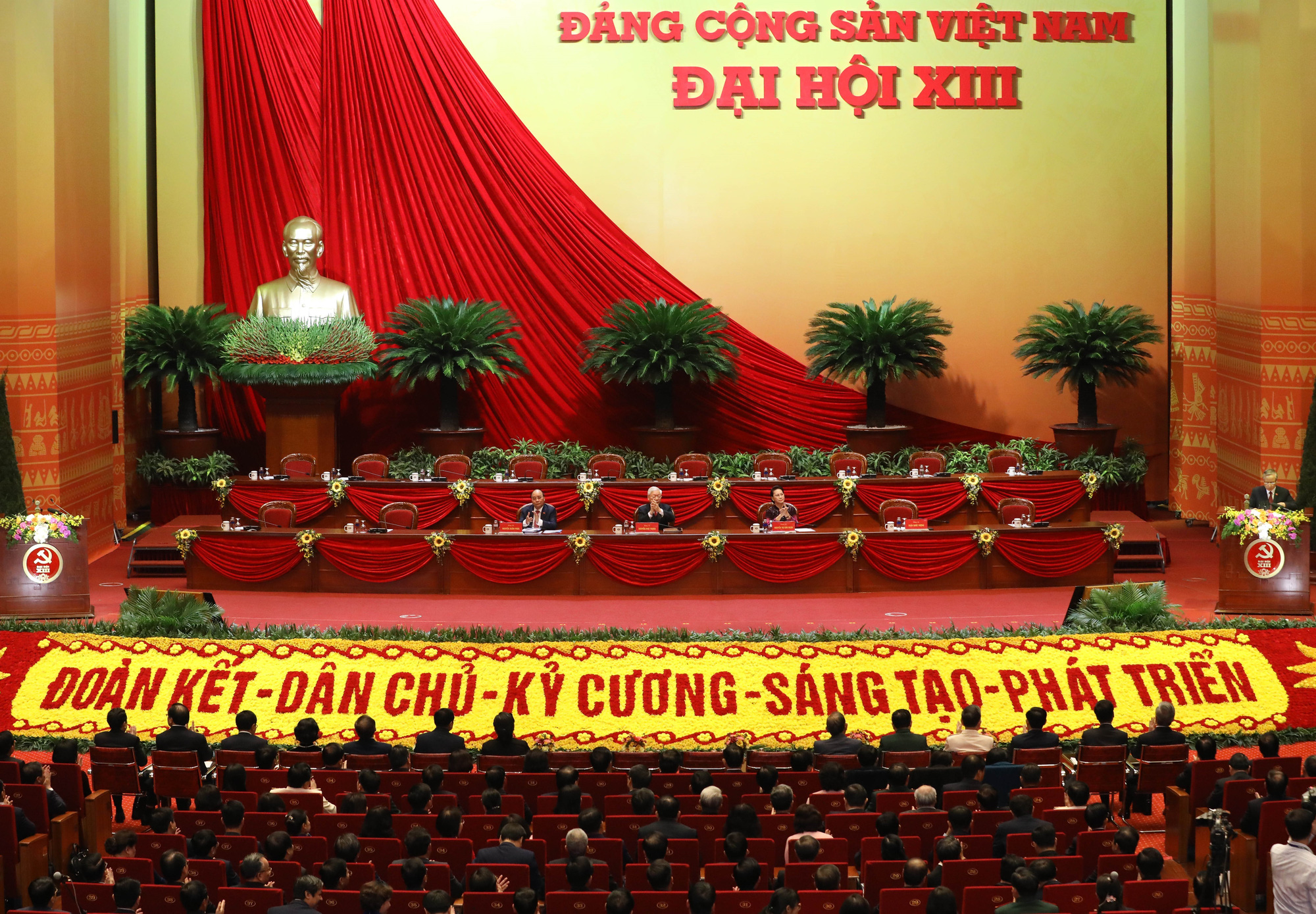 Delegates attend preparatory session of Vietnam’s 13th National Party Congress in Hanoi