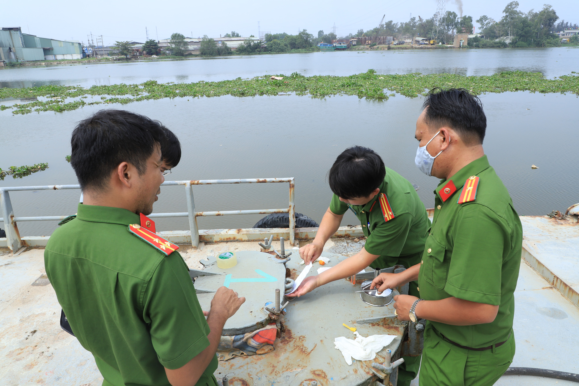 Police bust massive fake gasoline ring, arrest 26 suspects in southern Vietnam