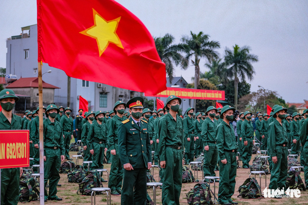 Hanoi youths join army in streamlined ceremony | Tuoi Tre News