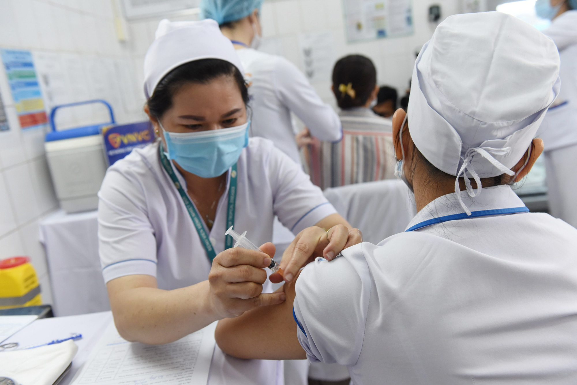 Vietnam begins COVID-19 vaccinations in Hanoi, Ho Chi Minh City, Hai Duong