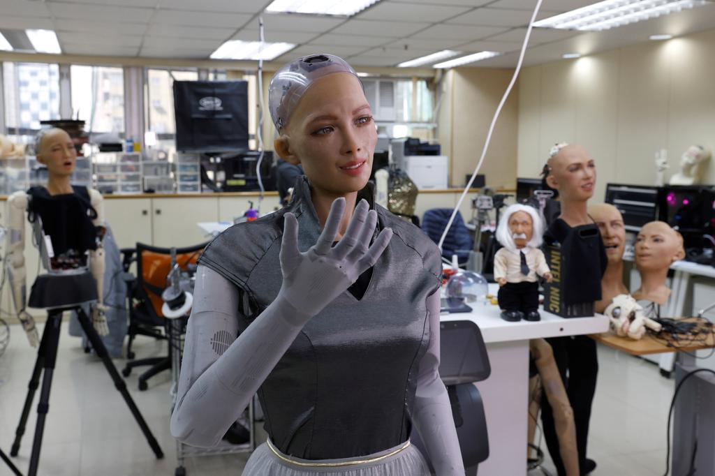 Humanoid robot Sophia developed by Hanson Robotics introduces herself at the company's lab in Hong Kong, China January 12, 2021. Picture taken January 12, 2021. Photo: Reuters