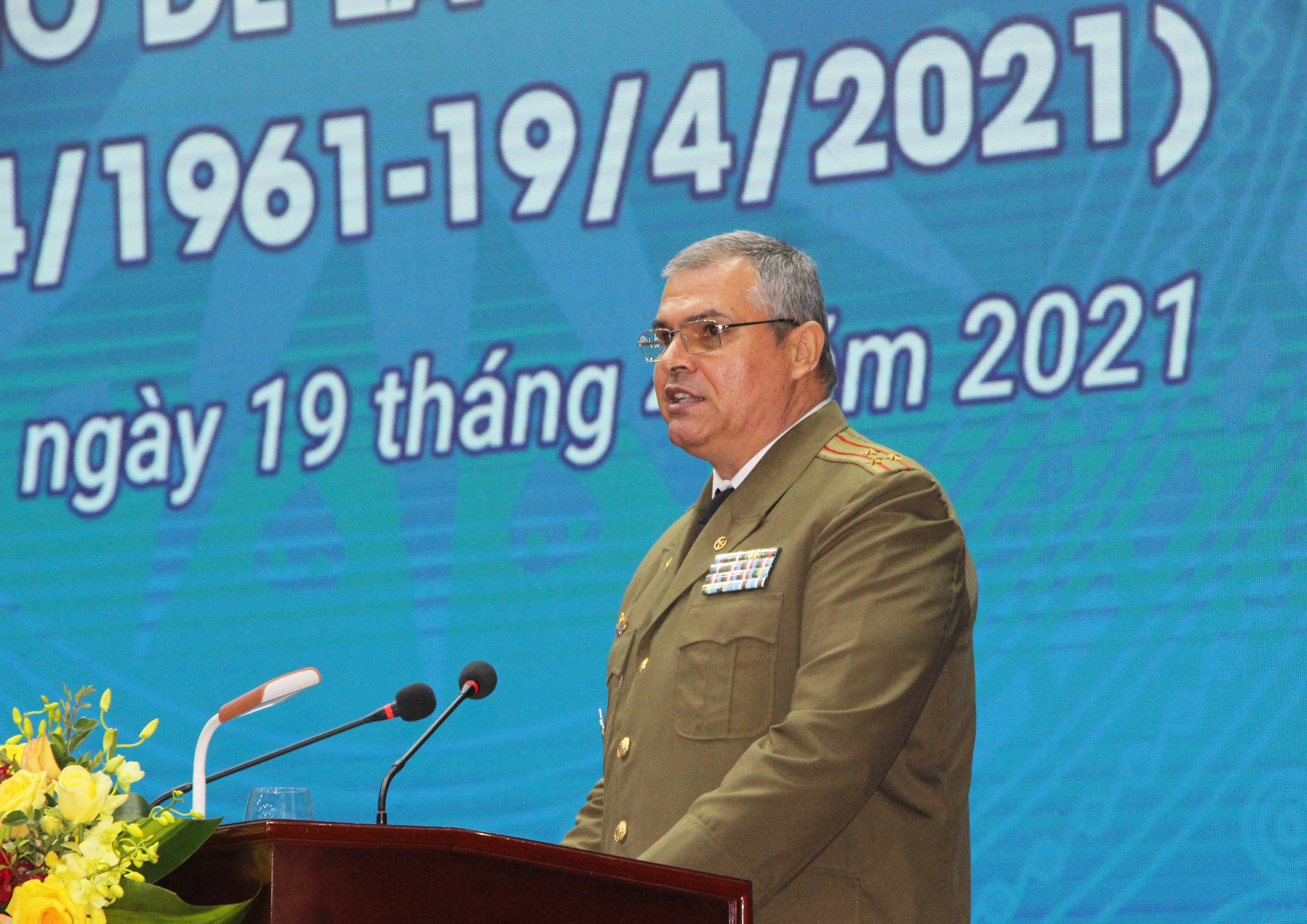 Colonel Juan Miguel García Montano, a Cuban military attaché, speaks at the ceremony to celebrate the 60th anniversary of Cuba’s Girón victory in Hanoi, April 19, 2021. Photo: H.Q. / Tuoi Tre