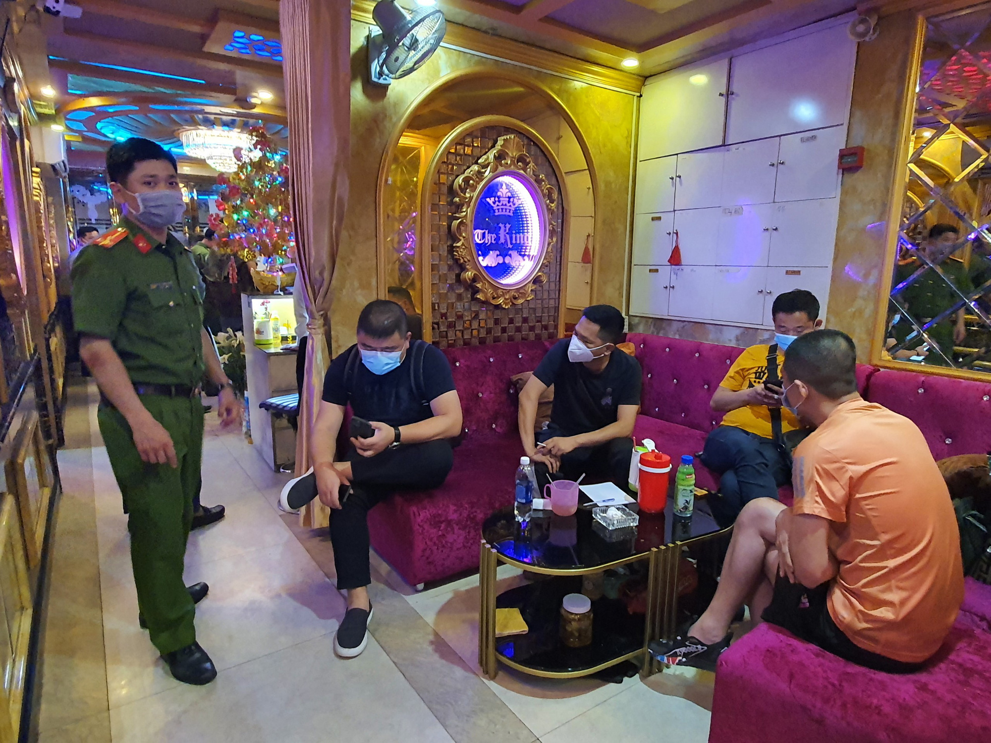 Chinese man caught using illegal karaoke service during home quarantine in Ho Chi Minh City