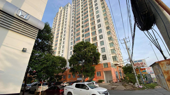 Vietnamese man jumps to death from high-rise building after killing wife, daughter