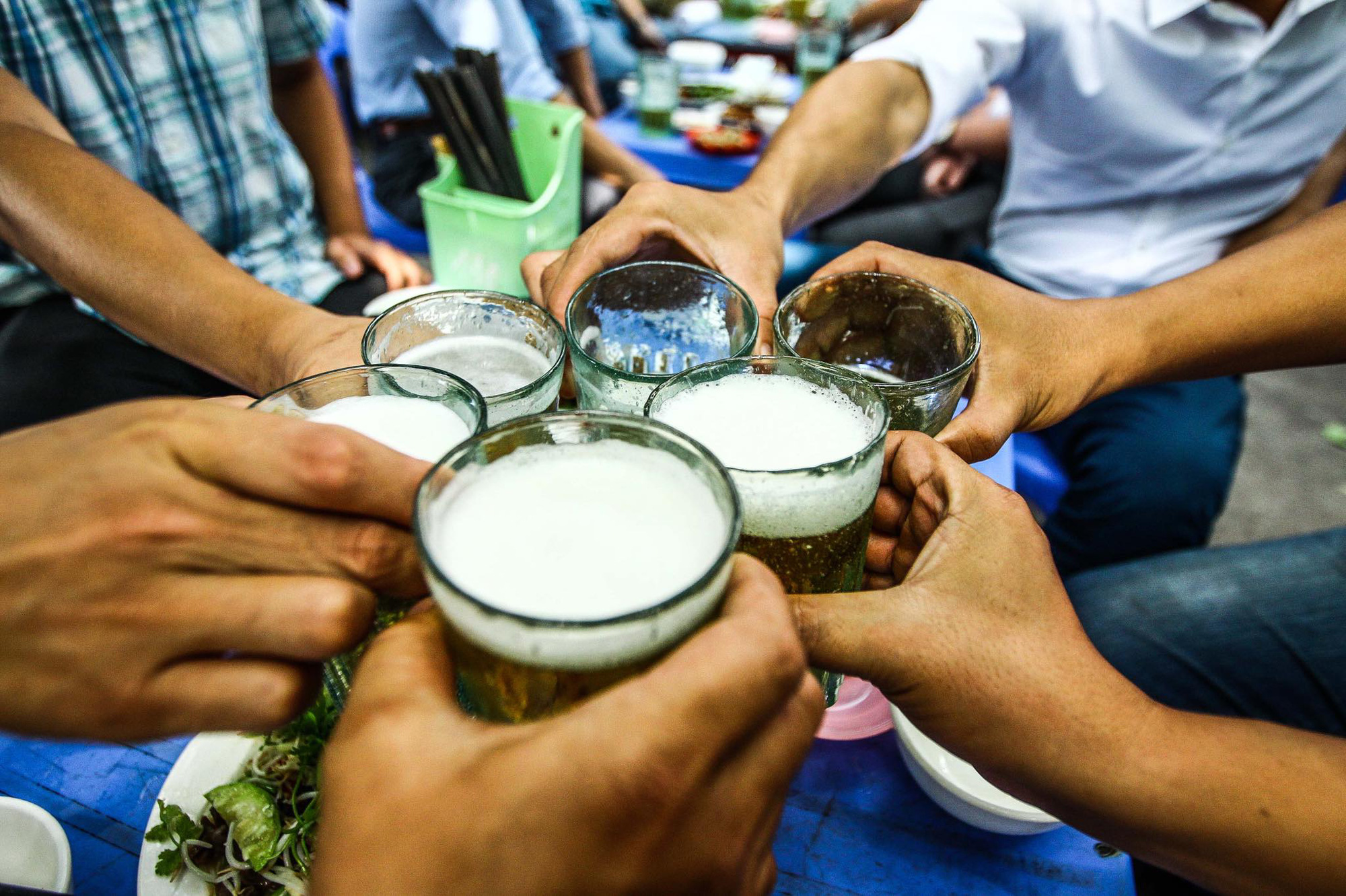 Hanoi closes beer parlors to curb coronavirus spread