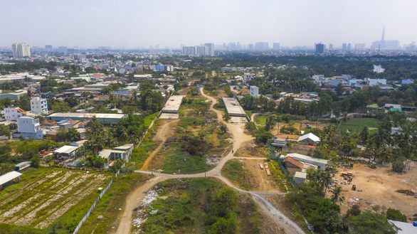 Prime Minister pushes construction of expressway through Ho Chi Minh City, neighboring provinces
