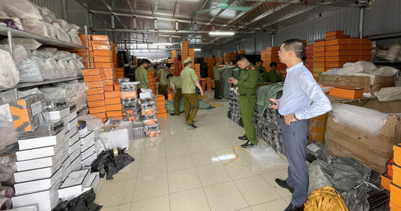 Drugs, counterfeits discovered in cargo containers in transit in Vietnam