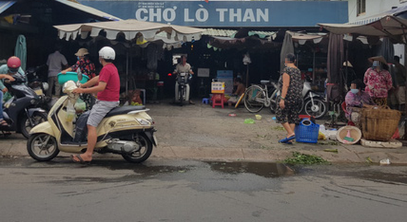 Lo Than Market, where two wild monkeys have been messing around for the past three months, is pictured in District 8, Ho Chi Minh City. Photo: Ngoc Khai / Tuoi Tre