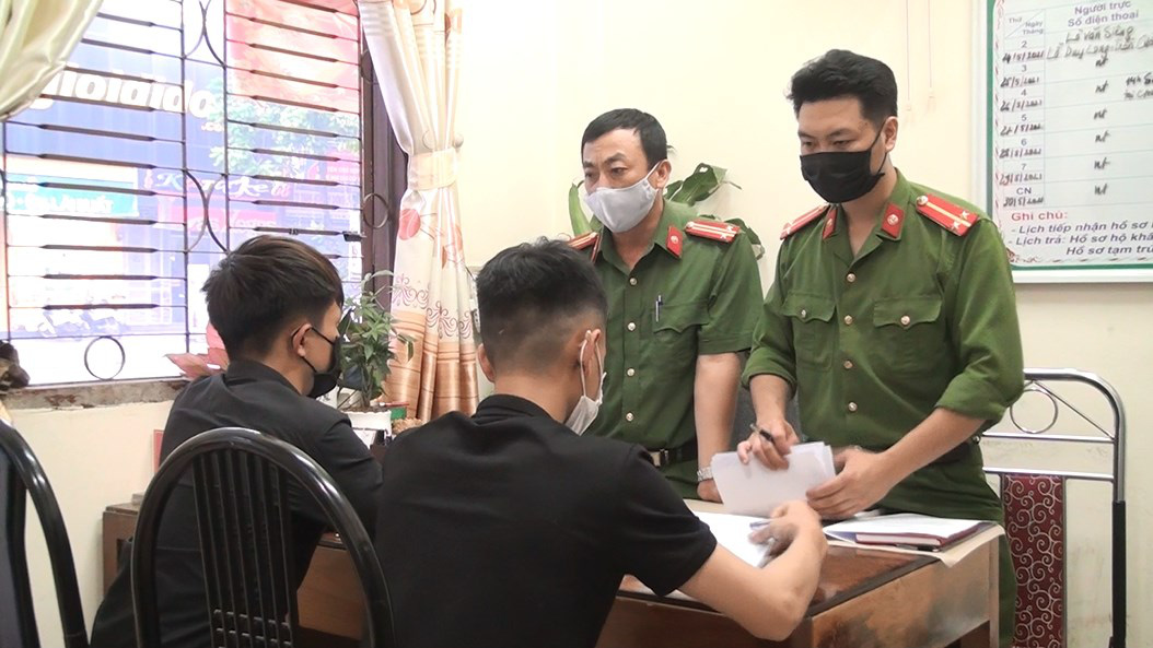 Teen fined for breaking into quarantine center to see girlfriend in northern Vietnam