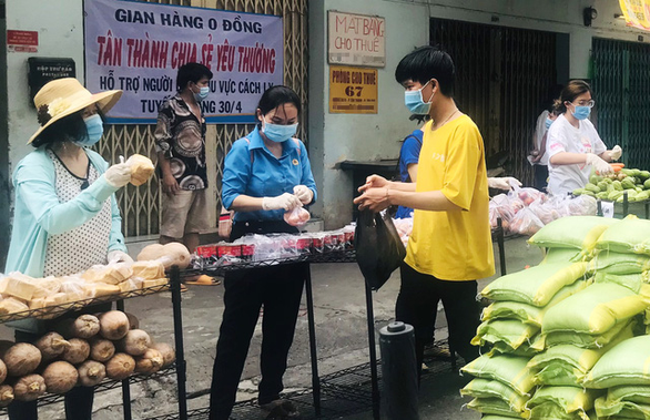 Zero-cost markets take care of coronavirus pandemic-hit people in Ho Chi Minh City