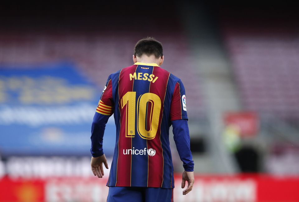 Messi to leave Barcelona due to 'financial obstacles' -club statement |  Tuoi Tre News