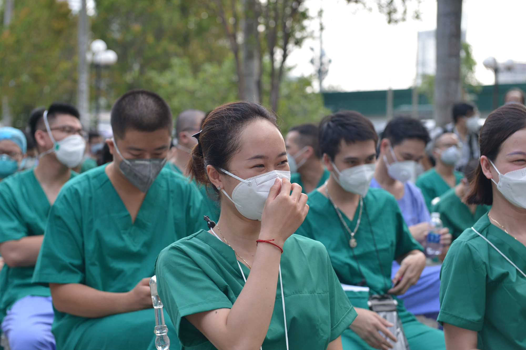 Health workers attend the inauguration of three intensive care centers for COVID-19 treatment in Ho Chi Minh City, August 7, 2021. Photo: Tu Trung / Tuoi Tre